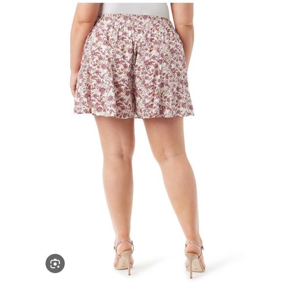 Jessica Simpson Women's Plus Pleated Floral Skort - Picture 2 of 8